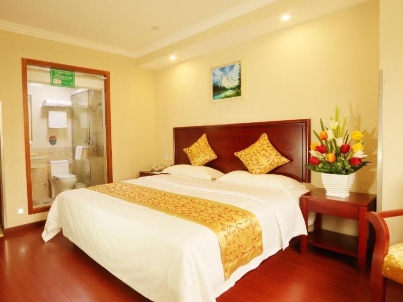Greentree Inn Zhejiang Jiaxing West Zhongshan Road Vintage Car Building Express Hotel Exterior foto